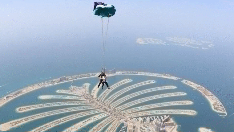 Sky dive dubai